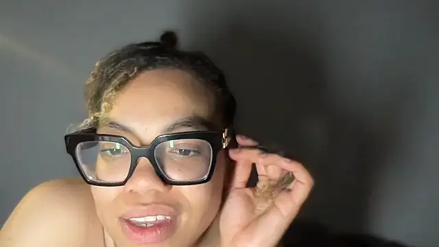 zahrabliss webcam