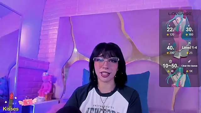 NaniiSisy webcam
