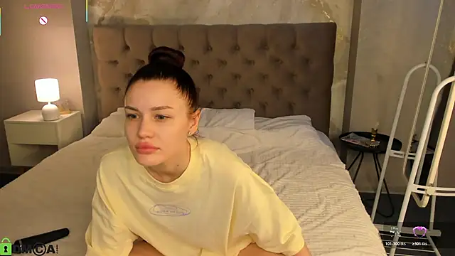 Aria_Mila webcam