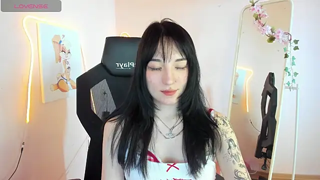 AliceeinWonderlanddd webcam