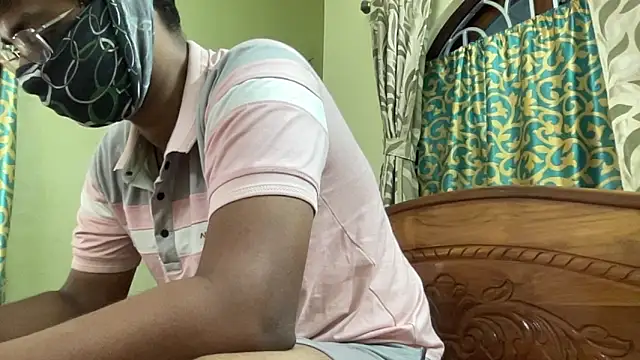Slave_Aryan webcam
