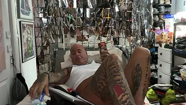 lovetatts64 webcam