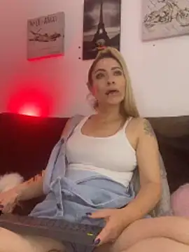 viktoria_davis_ webcam