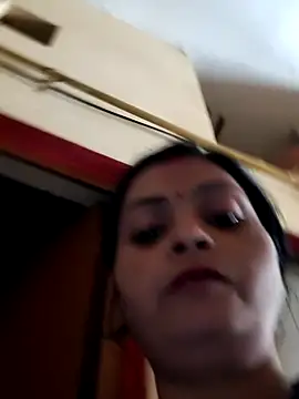 Riya_Tales webcam