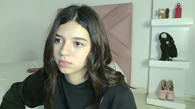 eva_sin18 live sex cam