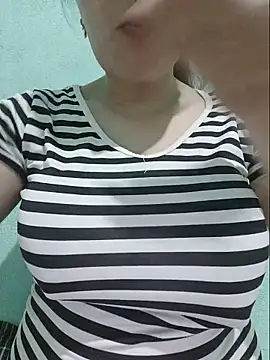 Shine_Mai webcam