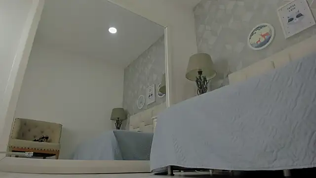 naia_cox webcam