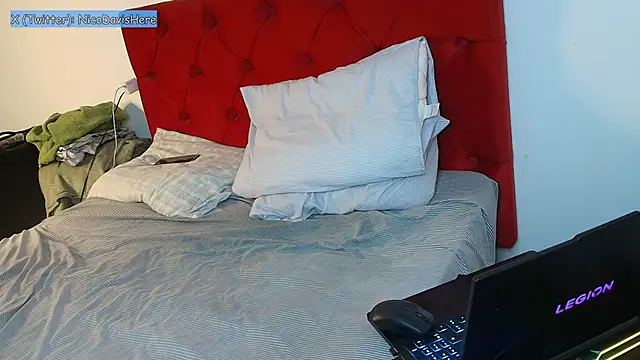 Menesshollove - Male webcam sex chat