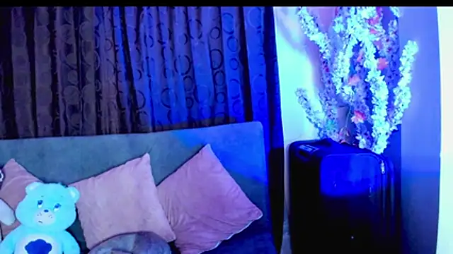 linda_zaam83866 webcam