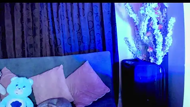 linda_zaam83866 webcam