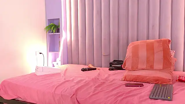 Meganlove__ webcam