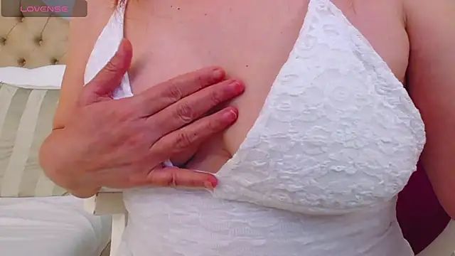 GiselleFox webcam