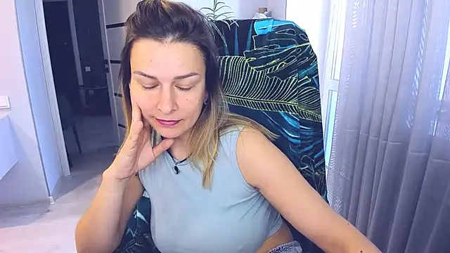 AlexiaDarren webcam