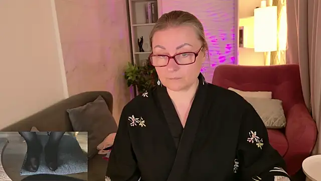 Alexandra_Kind