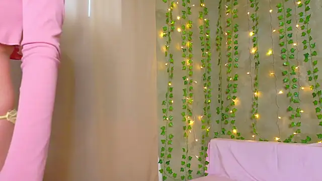 LlovelyMia webcam
