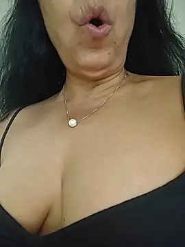 NakedMILFx webcam