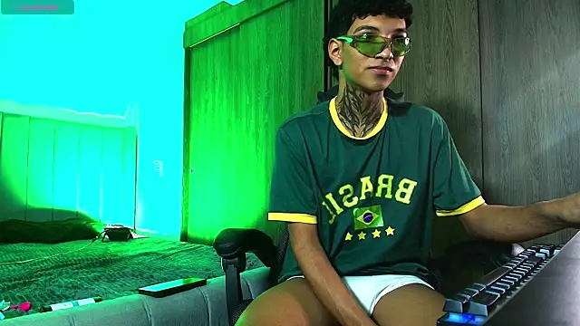 im_usuga - Im_Usuga's free webcam - UK Sex Cams