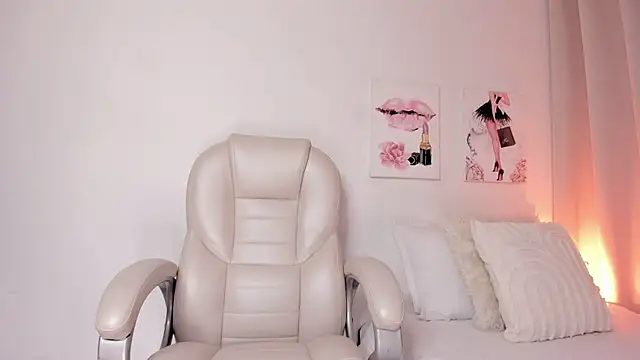 ReynaLuxe webcam