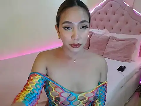 ur_seductivelaura webcam