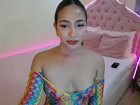 ur_seductivelaura webcam