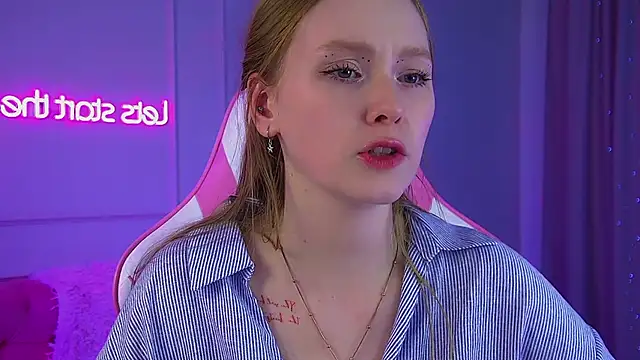 AgataFoxley webcam