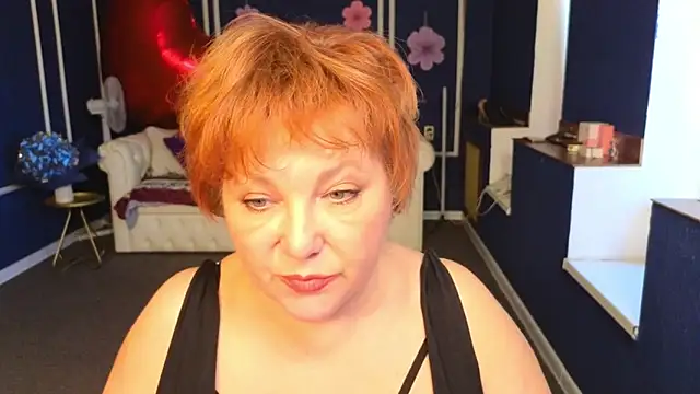 Kira_Kenett webcam