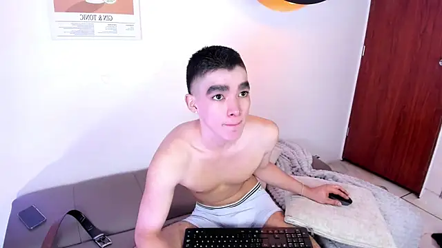 andy_benedictus (M twink) - take off my boxer