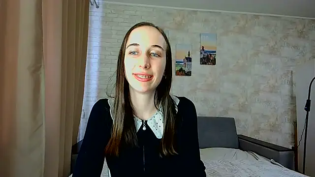 Anika_bloom webcam
