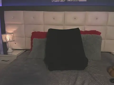 RED_VIOLETH webcam