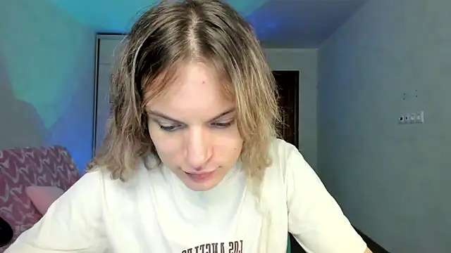 milliKira006 webcam