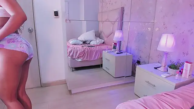 Nasly_Moore webcam