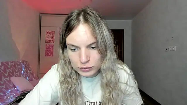 milliKira006 live sex cam