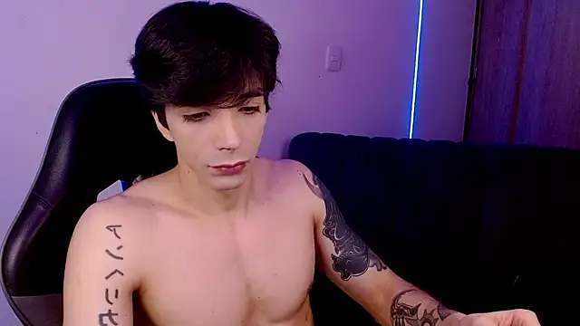 H3ll_B0I webcam