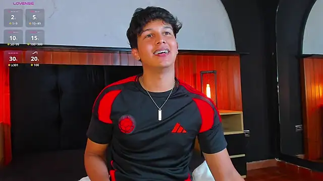 Leo_Savage_ webcam