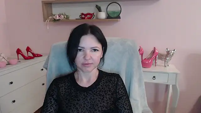 Mollybloom40 live sex cam