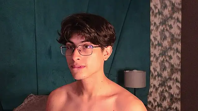 Aaron_Eze webcam