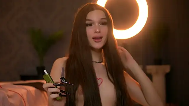 BrattyScarlet webcam