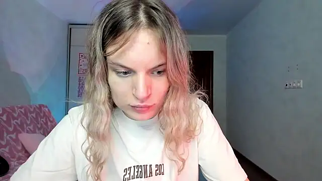 milliKira006 webcam