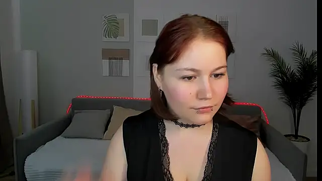 MiaLacrice webcam