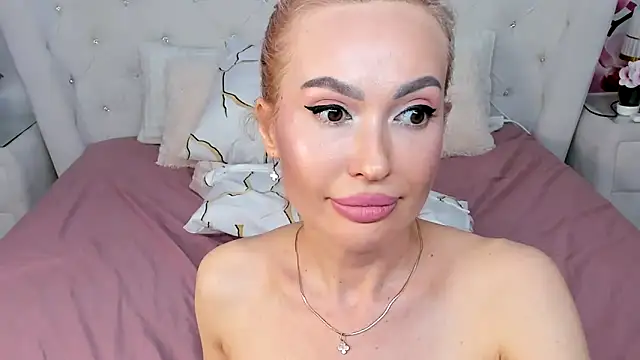 HottieSweetBritney webcam