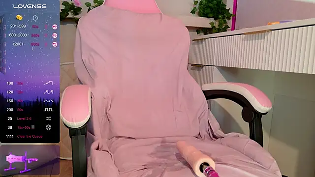 LeonaEviann webcam
