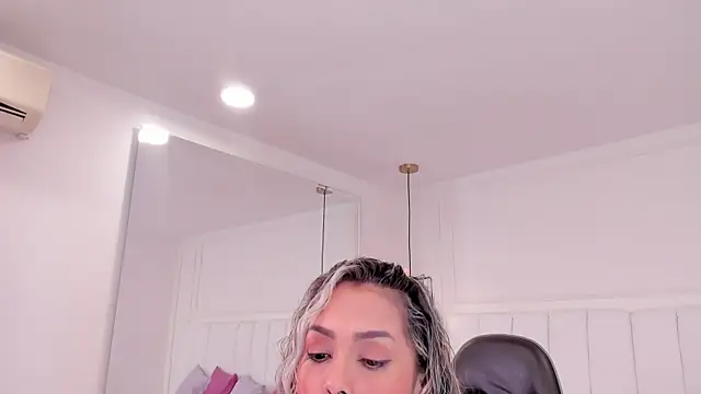 dolly_walker webcam