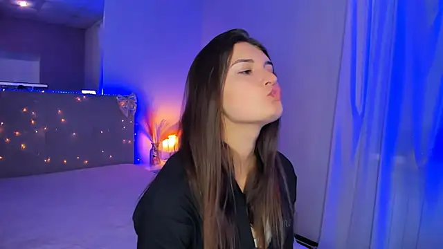 Laura_Leee webcam