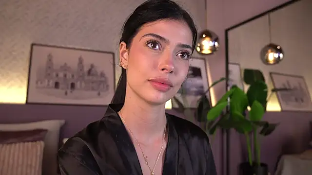 ElleDiane webcam