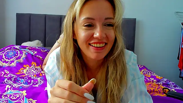 foxy_blond webcam