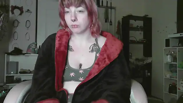 Chained_Aless webcam