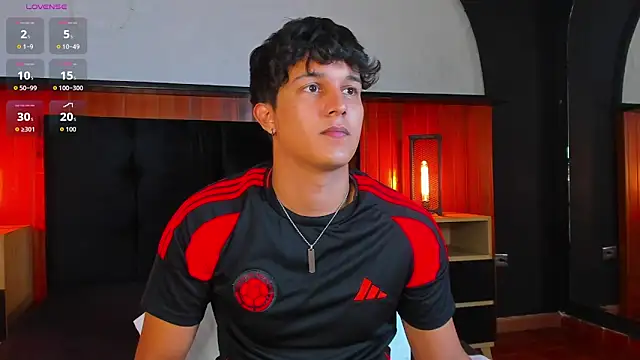Leo_Savage_ webcam