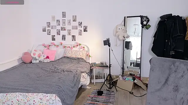 KikiMoor webcam