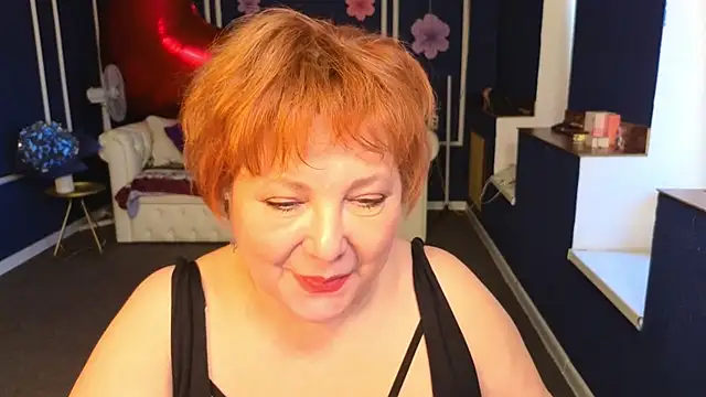 Kira_Kenett webcam