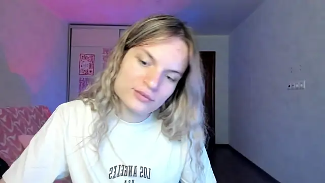 milliKira006 webcam